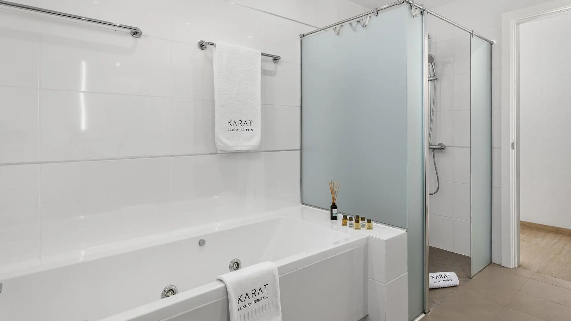 אדחה Karat Villa La Armonia