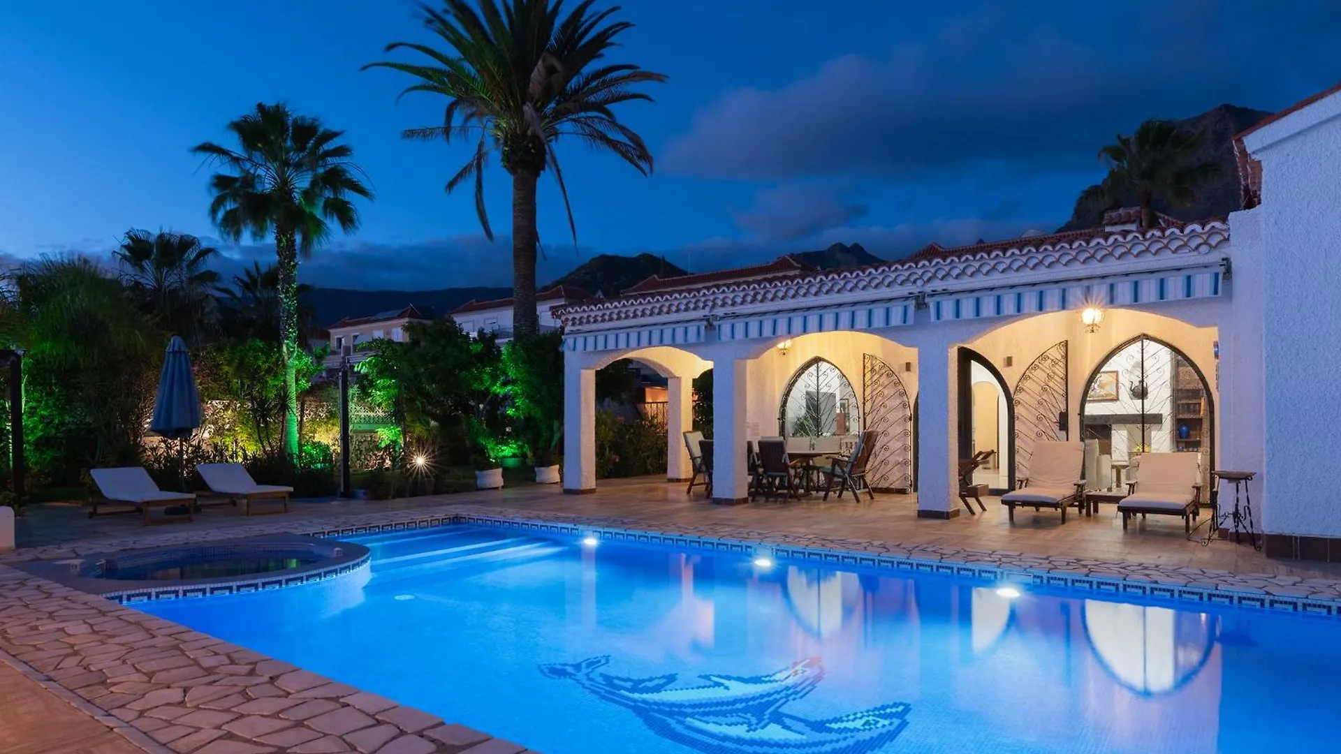 אדחה Karat Villa La Armonia